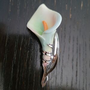 Elegant Floral Brooch with Silver Accents